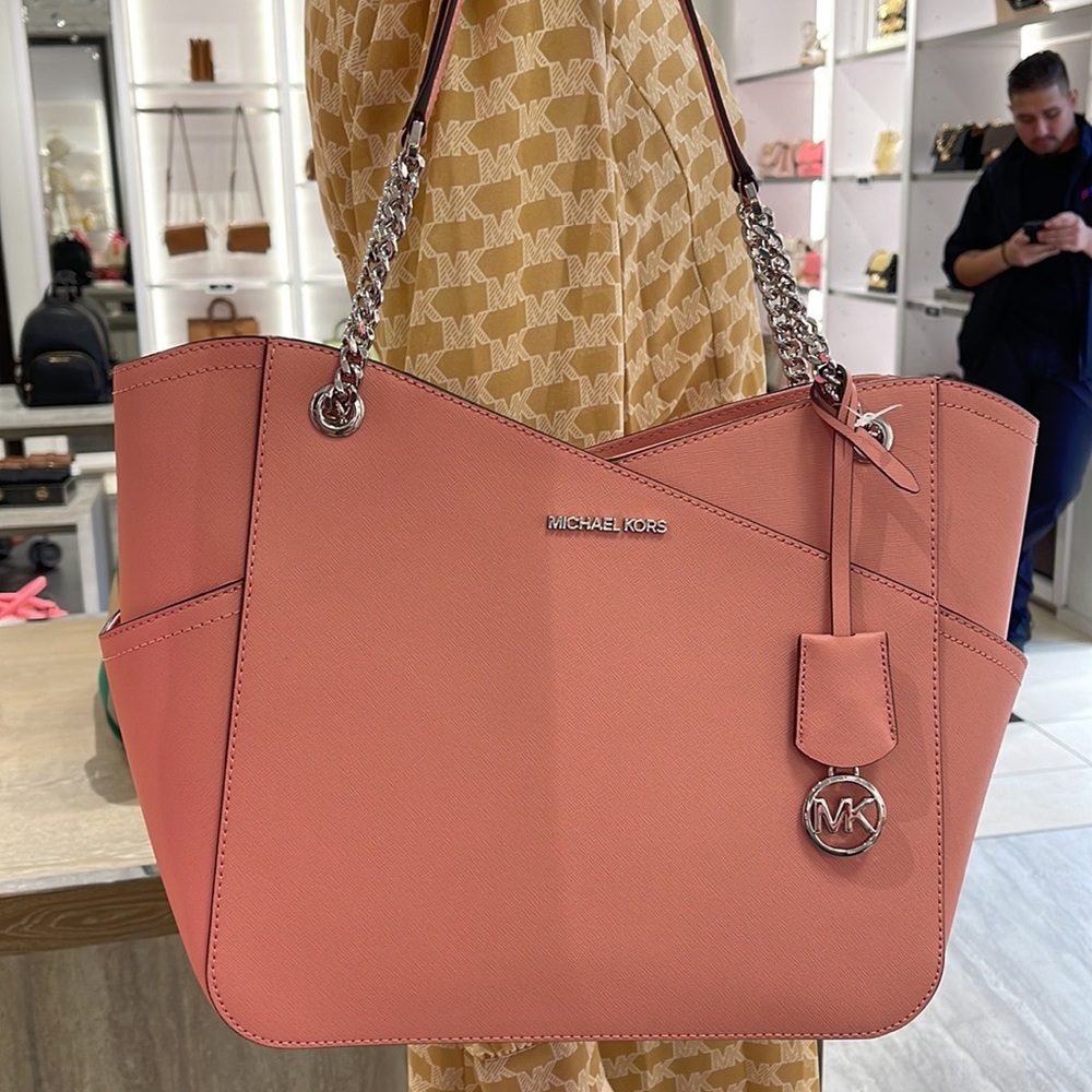 MICHAEL KORS
Jet Set Large X Chain Saffiano Leather Shoulder Tote HandBag
NWT - Picture 4 of 16